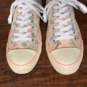 W11 (M 9/9.5) Converse low-tops